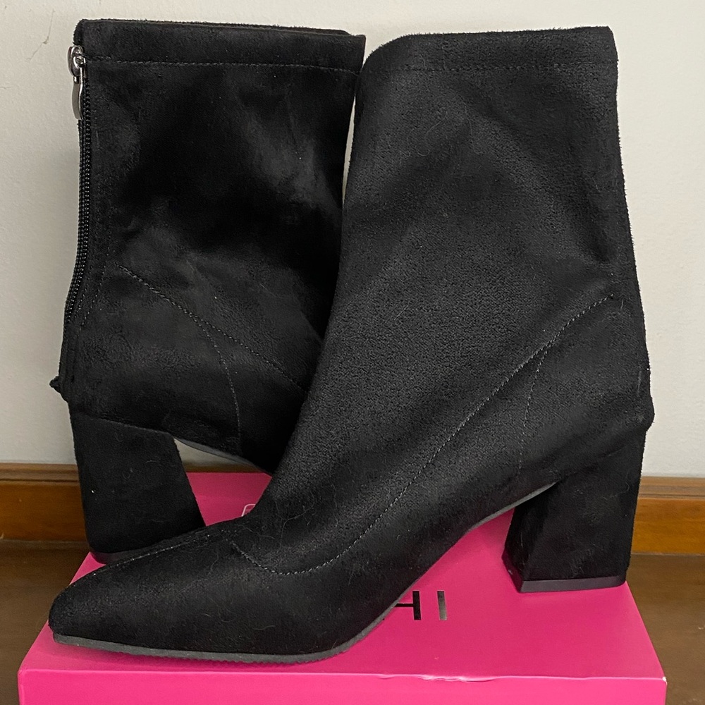 2/$50 New Black Suede Pointed Toe Ankle Boots Sz 7